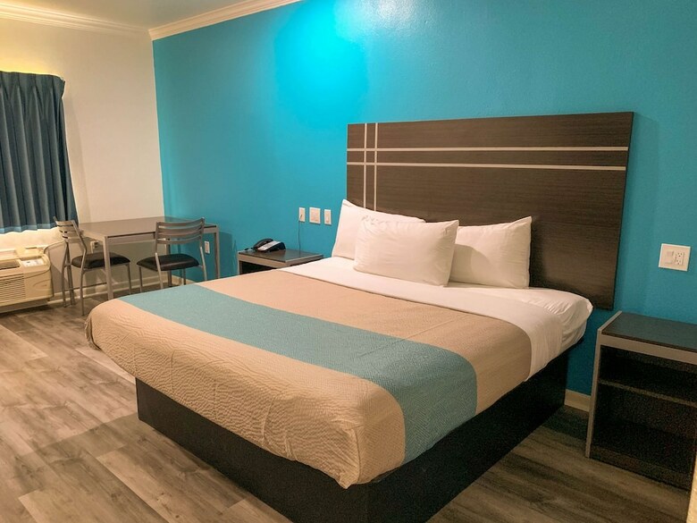 Motel 6 Houston, Tx- 249/ Willowbrook