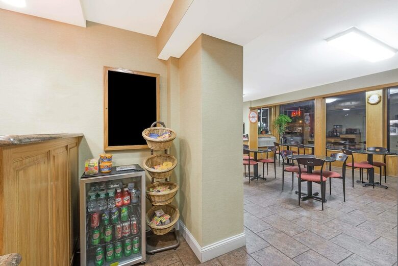 Hotel Howard Johnson By Wyndham Rocky Hill