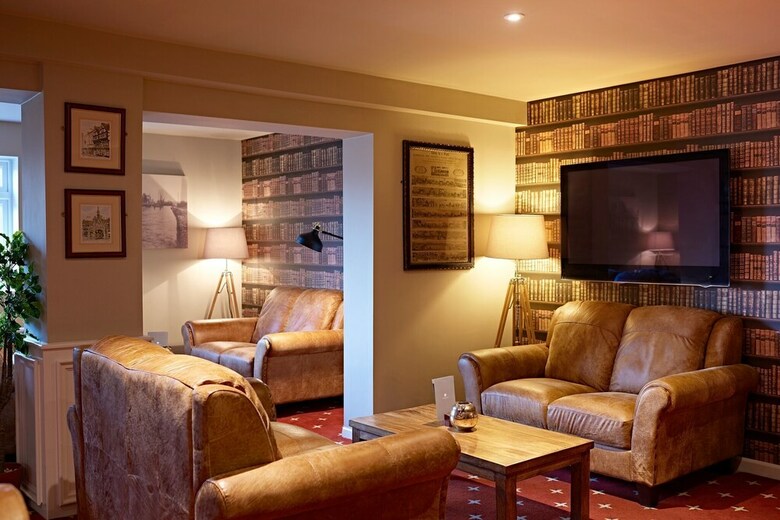 The Bridge House Hotel