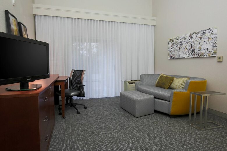 Hotel Courtyard By Marriott Chico