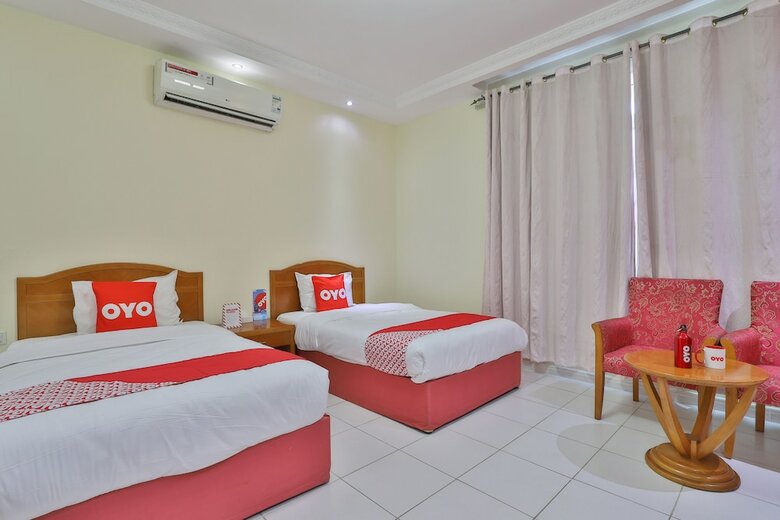 Oyo 366 Waves Hotel