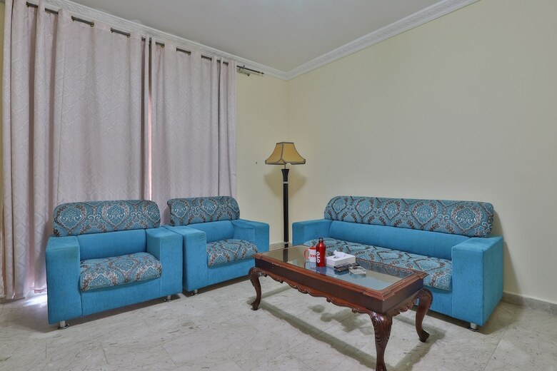 Oyo 366 Waves Hotel