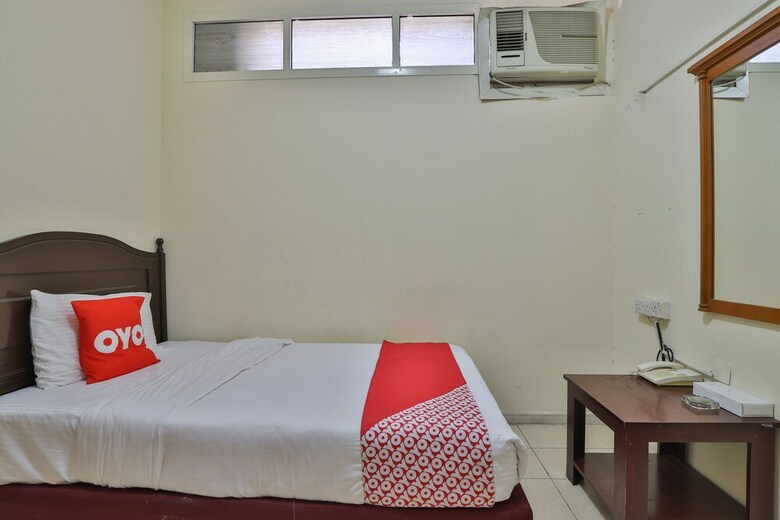 Oyo 366 Waves Hotel