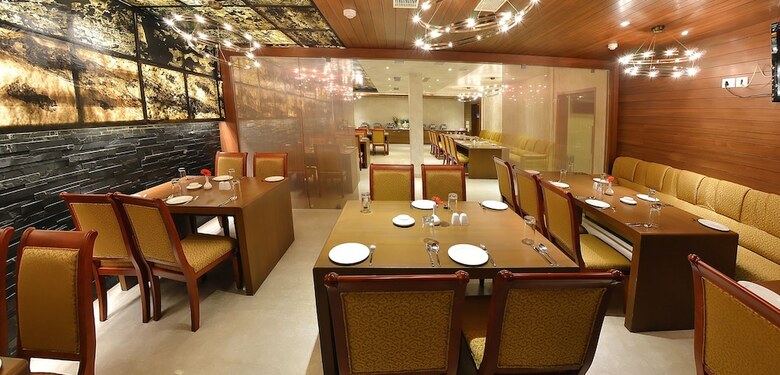 Metro Grand Hotel