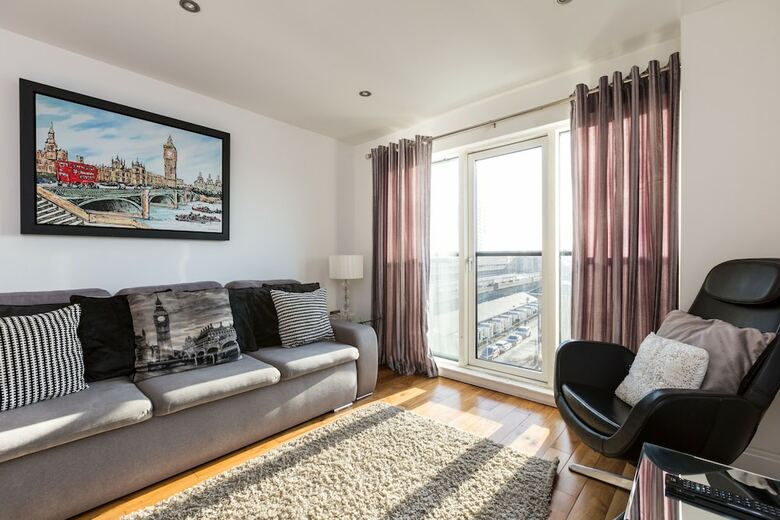 City Courtyard Apartments & Penthouse