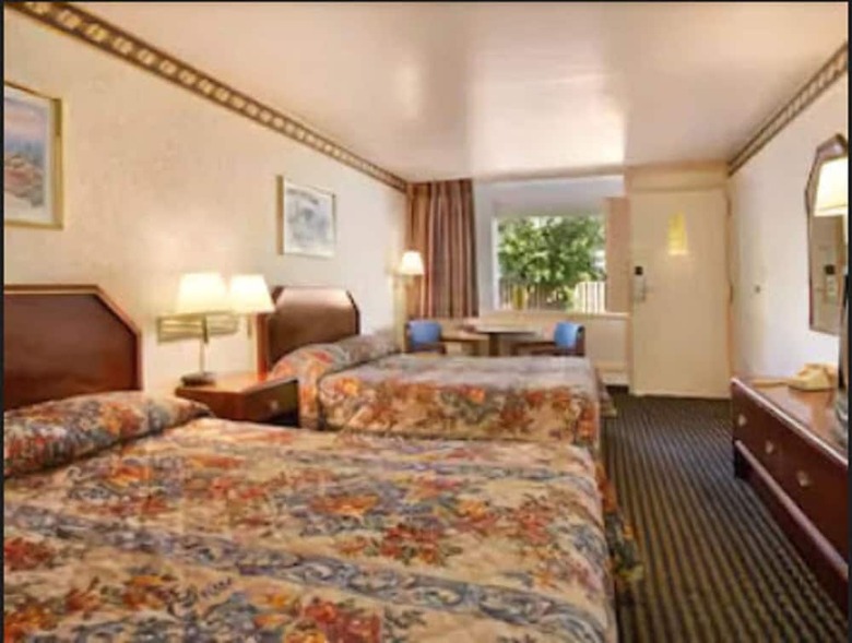 Hotel Ramada By Wyndham Baltimore West
