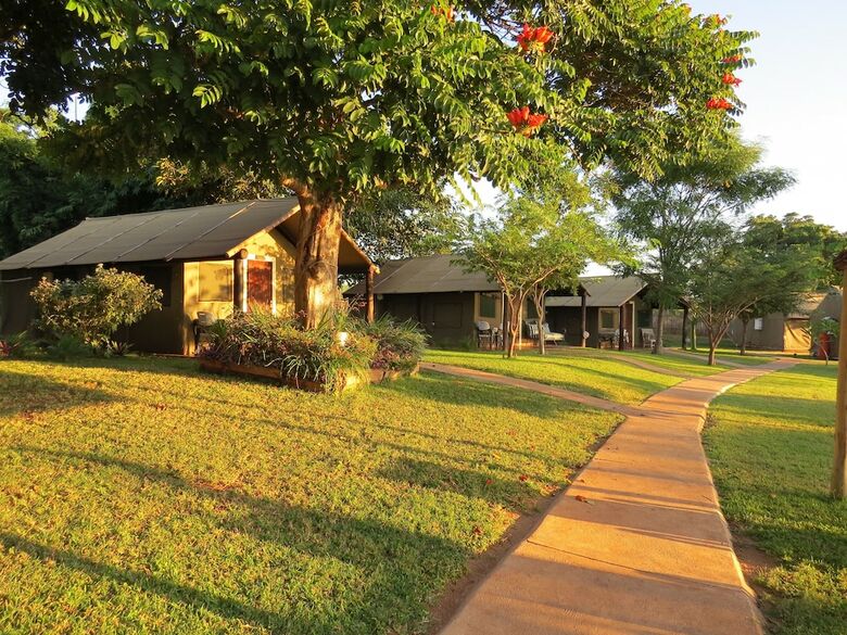 Crocodile Bridge Safari Lodge