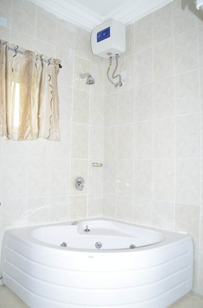 Residency Hotel Leophine House