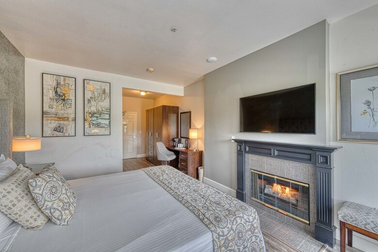 Hotel Geyserville Inn