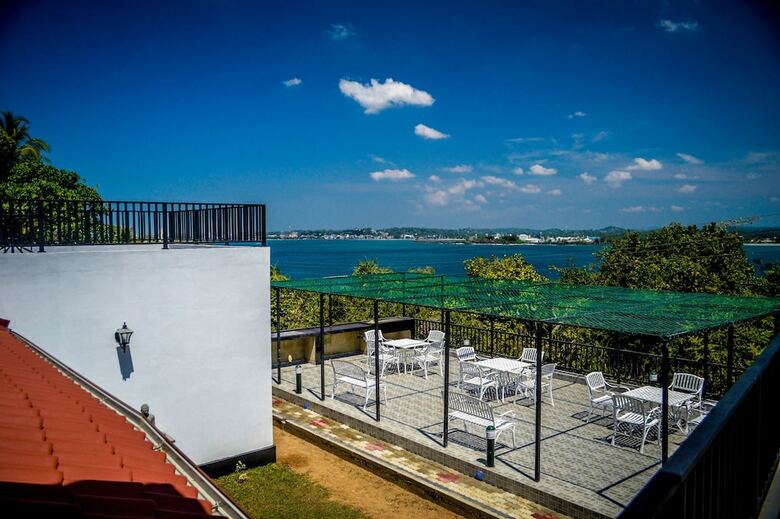 Hotel Villa Baywatch Rumassala