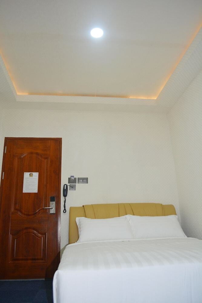 999 Hotel