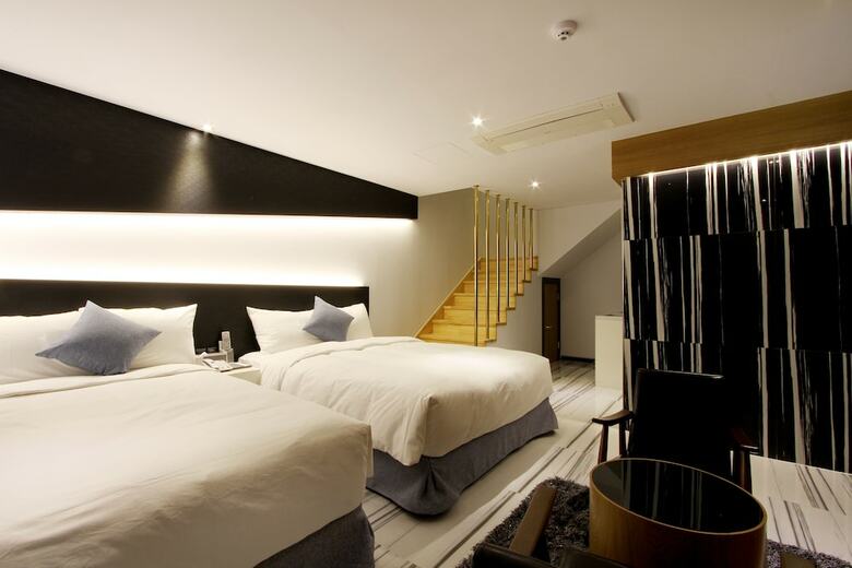 Royal Prime Hotel