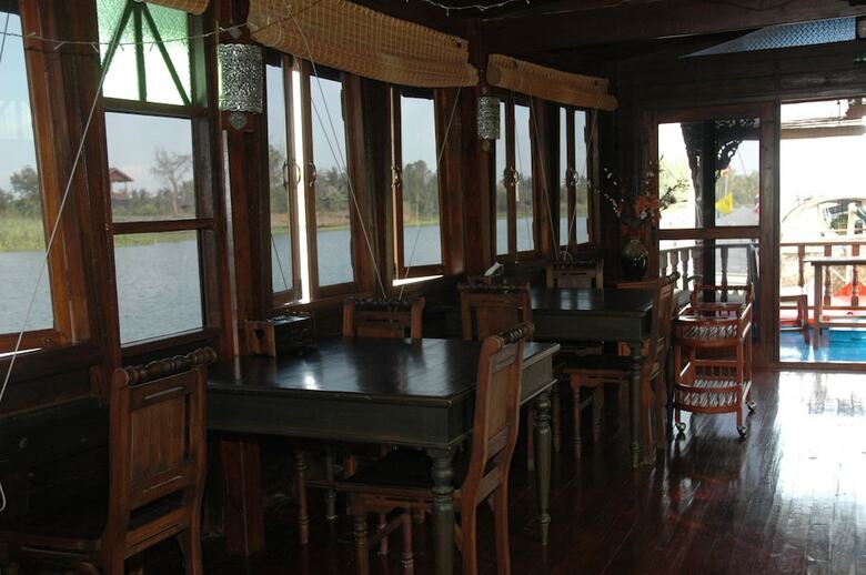 Hotel Momchailai River Retreat