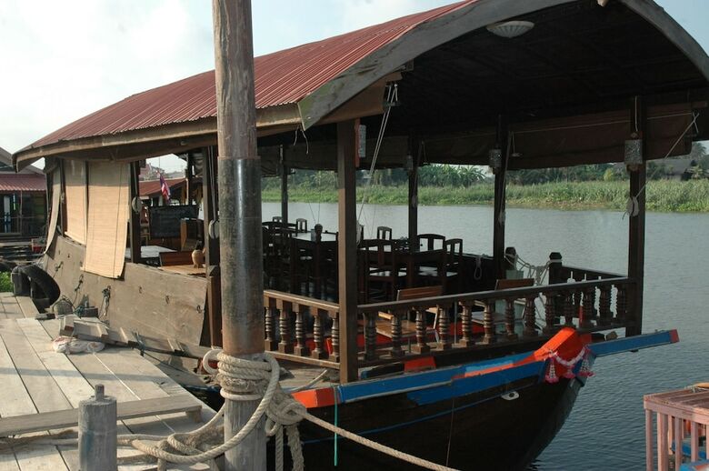 Hotel Momchailai River Retreat