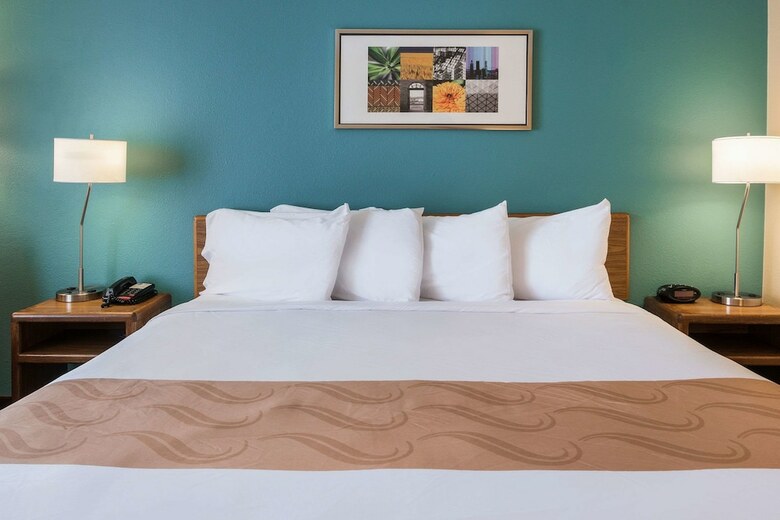 Hotel Quality Inn & Suites