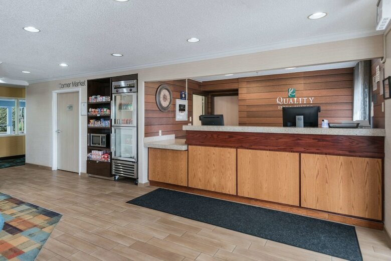 Hotel Quality Inn & Suites