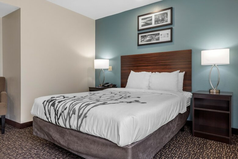 Hotel Sleep Inn & Suites