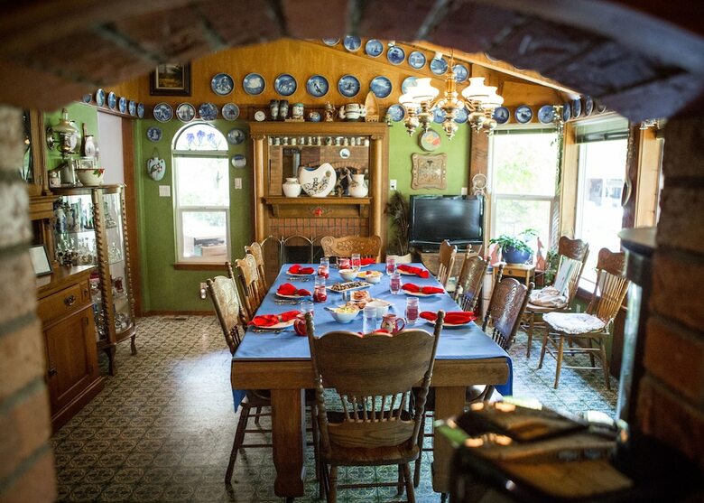 Red Horse Vineyard Bed & Breakfast