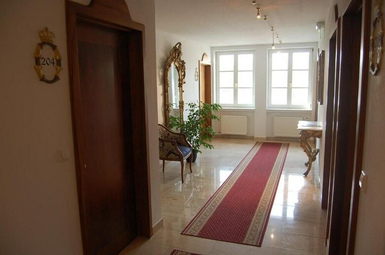 Hotel K�nigin Olga