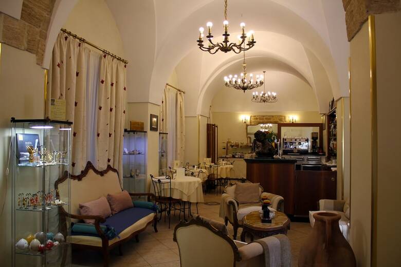 Akropolis Hotel