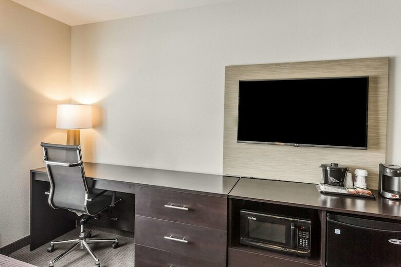 Hotel Sleep Inn & Suites