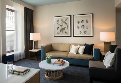 Kimpton Schofield Hotel
