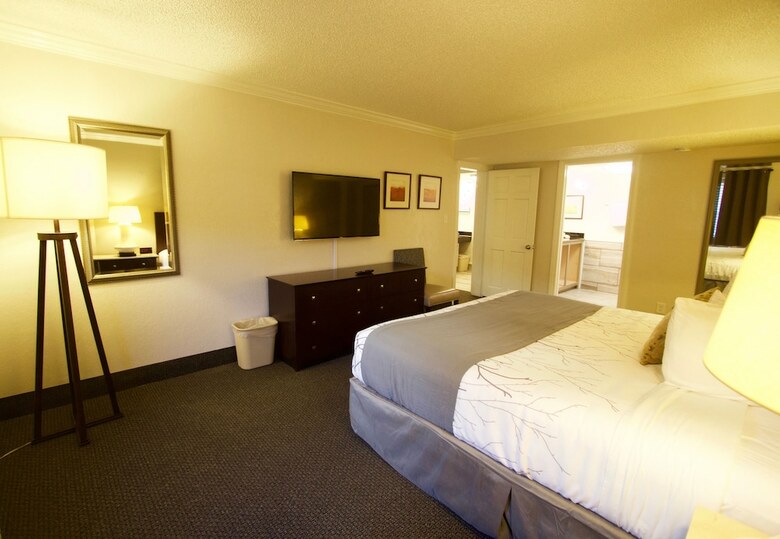 Hotel At Home Inn & Suites
