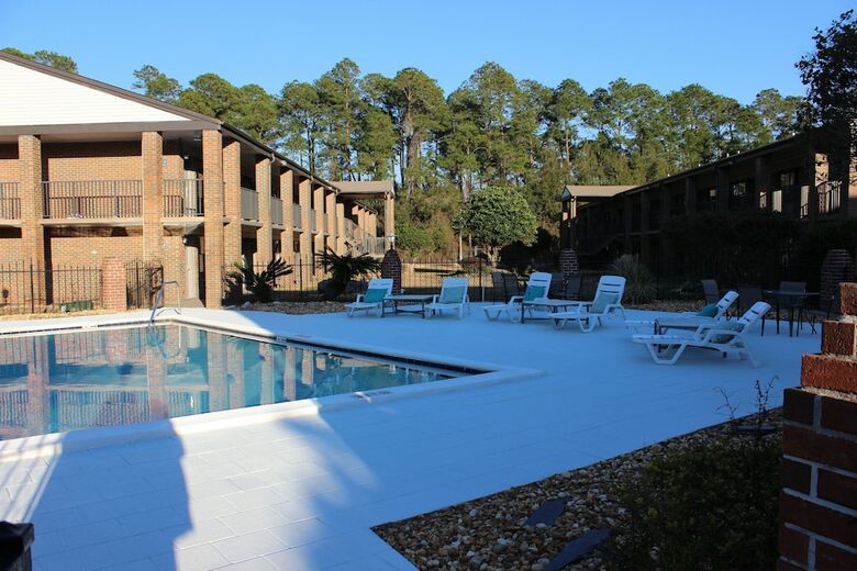 Hotel At Home Inn & Suites