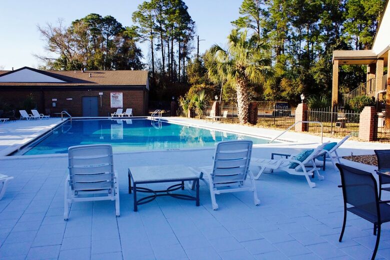 Hotel At Home Inn & Suites
