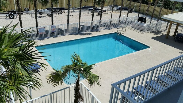 Aparthotel Captain Pip's At Knight's Key Inn