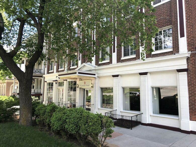 The Carlton Hotel