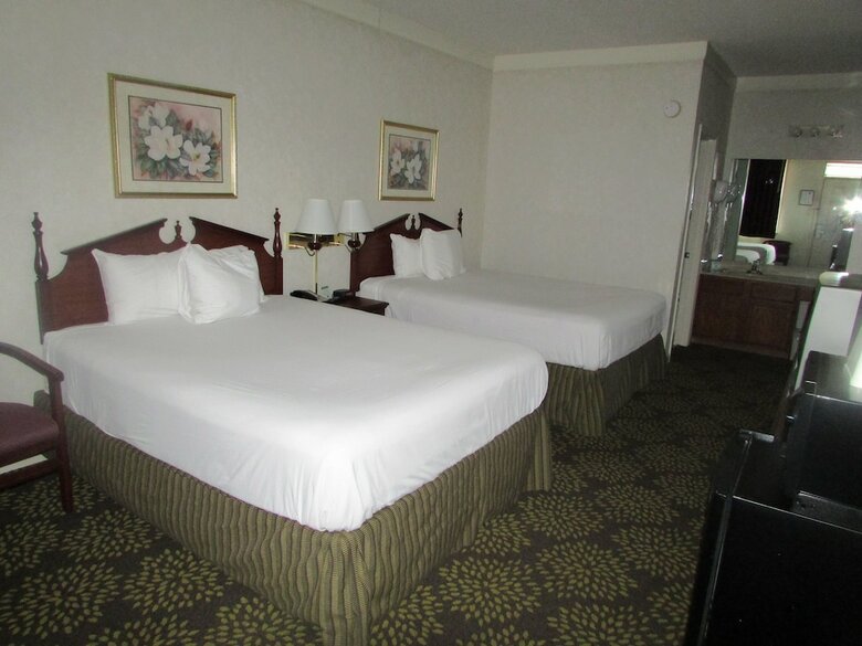 Hotel Plantation Oaks Suites & Inn