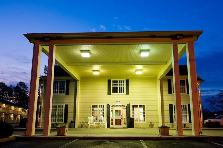 Hotel Plantation Oaks Suites & Inn