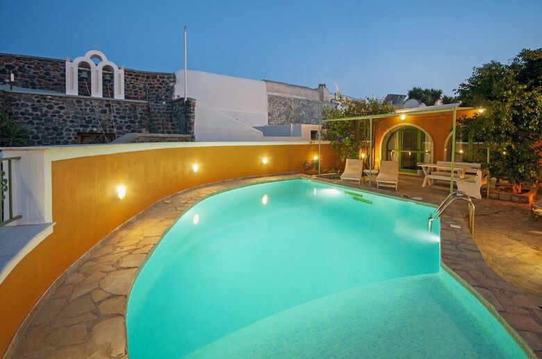 Hotel Roubeti Village