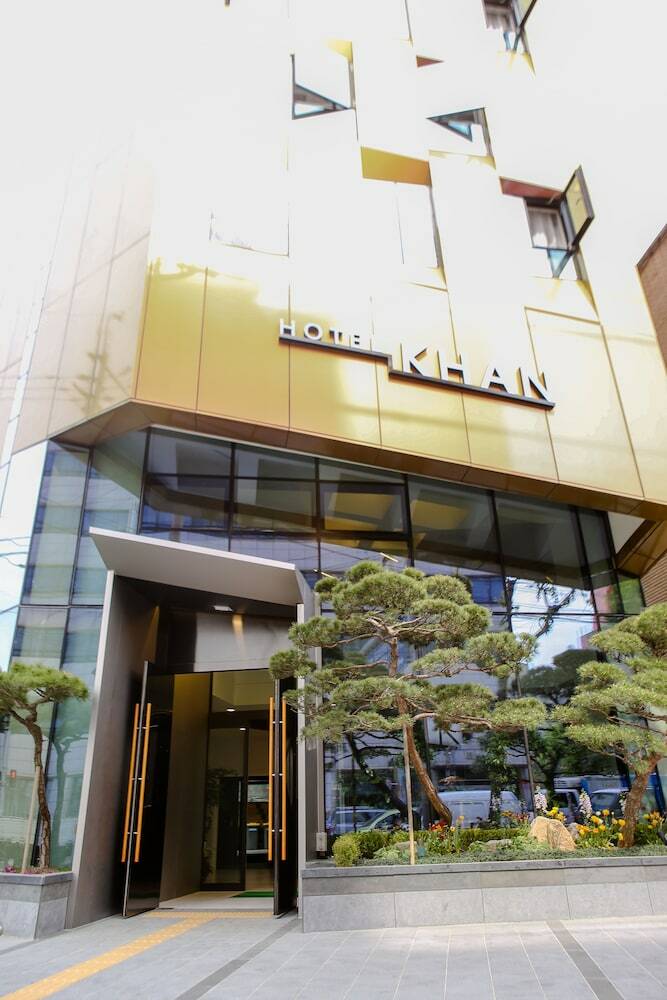 Hotel Khan