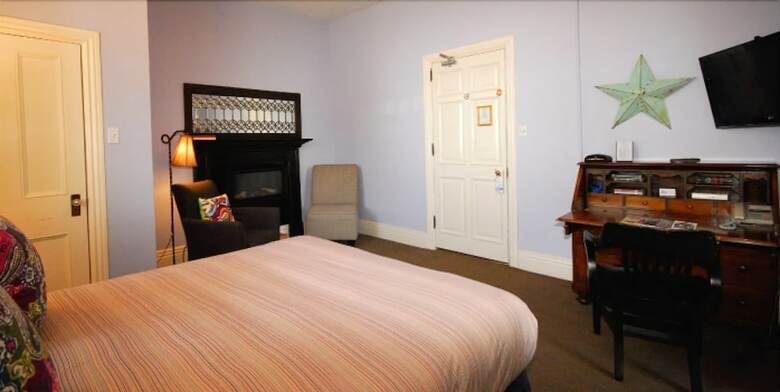 Bed & Breakfast Frontenac Club Inn