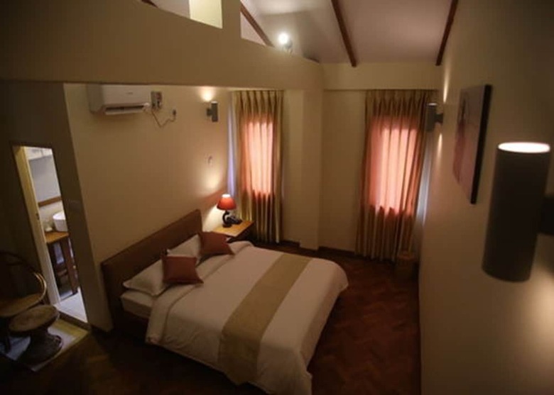 Hotel Ambassador Hill
