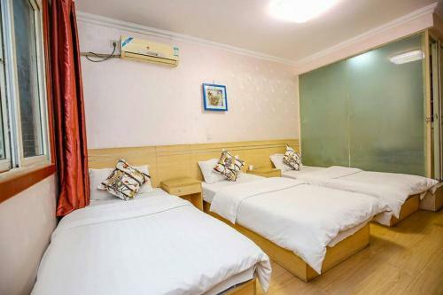 Yuhang Business Hotel