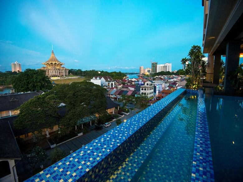 The Waterfront Hotel