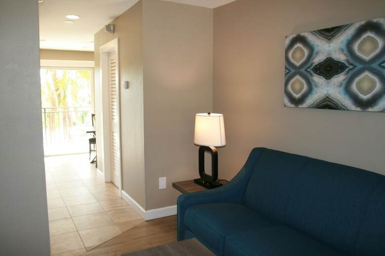 Hotel Waterside Suites & Marina