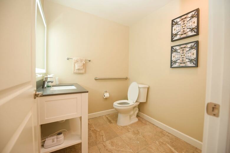 Hotel Waterside Suites & Marina