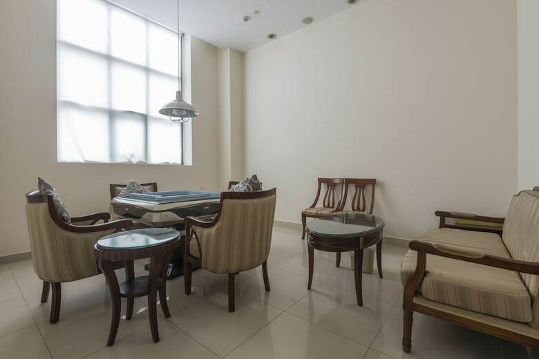 Bao Hong Hotel Sanya