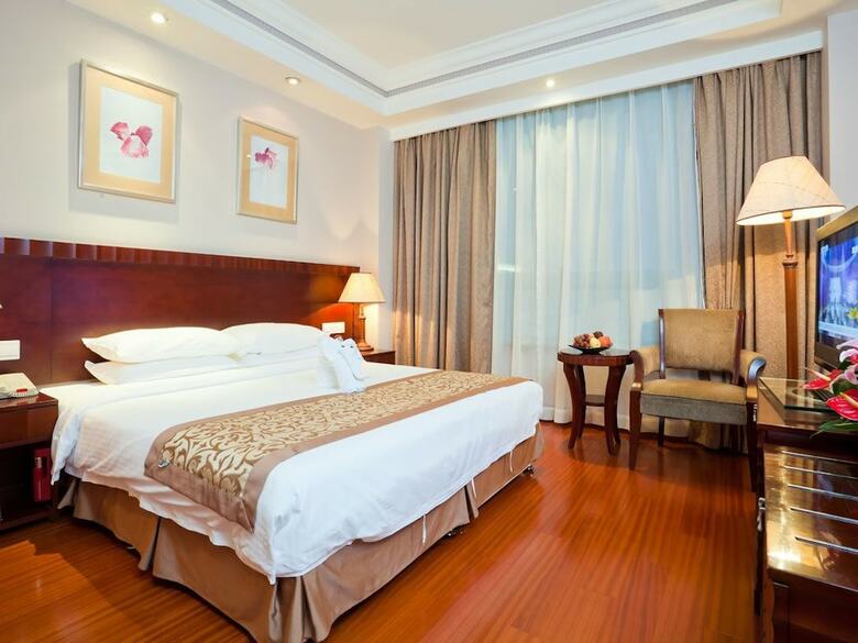 Bao Hong Hotel Sanya