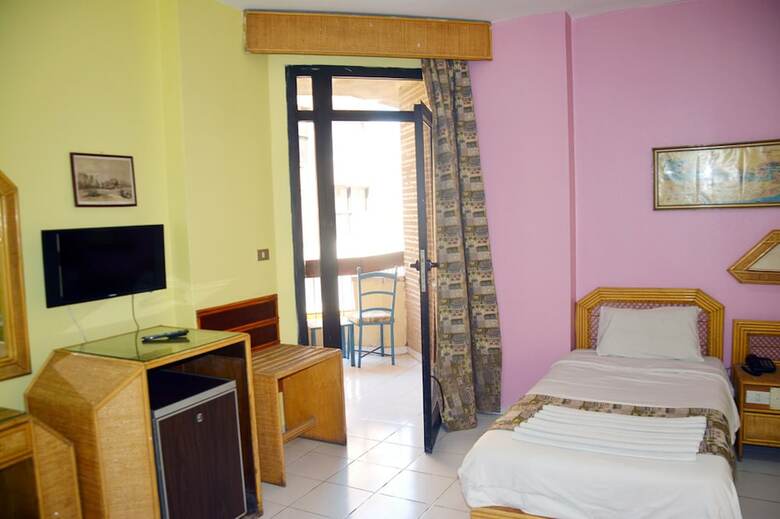 Gaddis Hotel