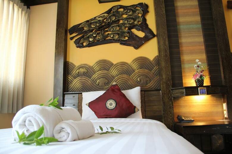 Ruean Phae Royal Park Hotel