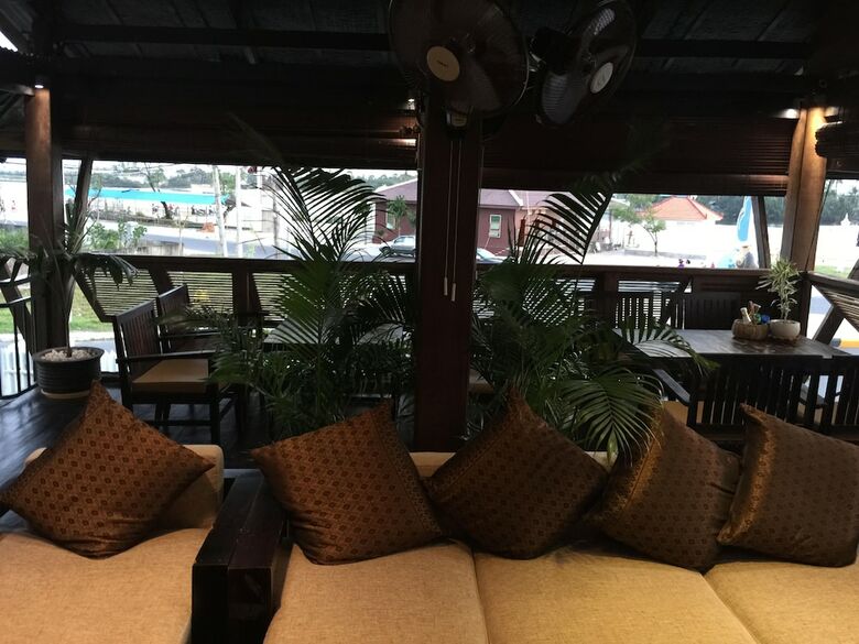 Makk Hotel