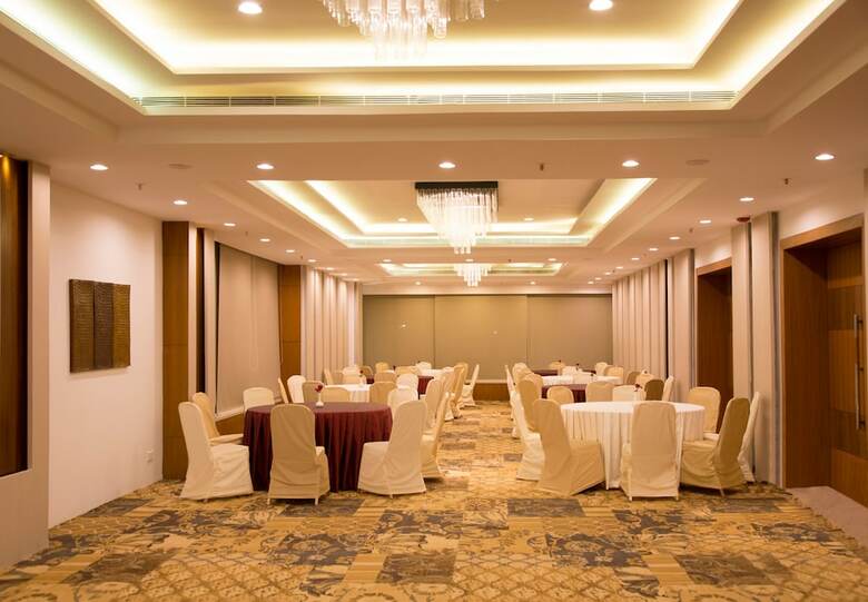 V7 Hotel