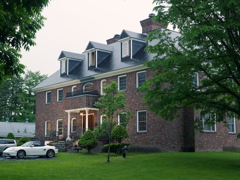 Hotel Hazel Grouse Manor
