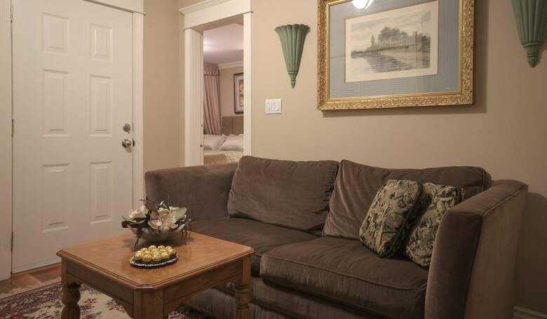 Crystal's View Bed & Breakfast