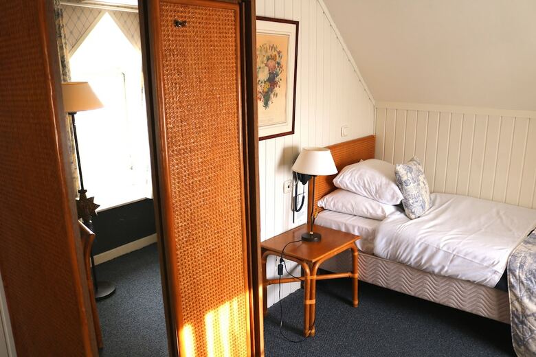 Saillant Hotel Brull